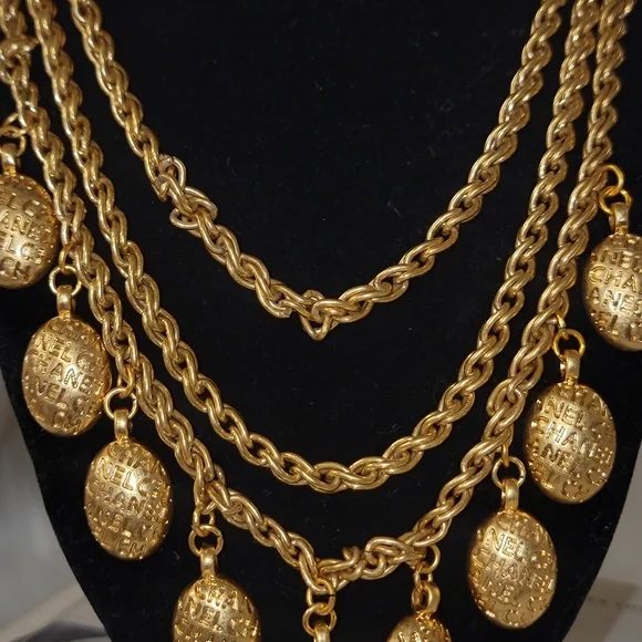 Elegant Gold Layered Necklace - Picture 5 of 5